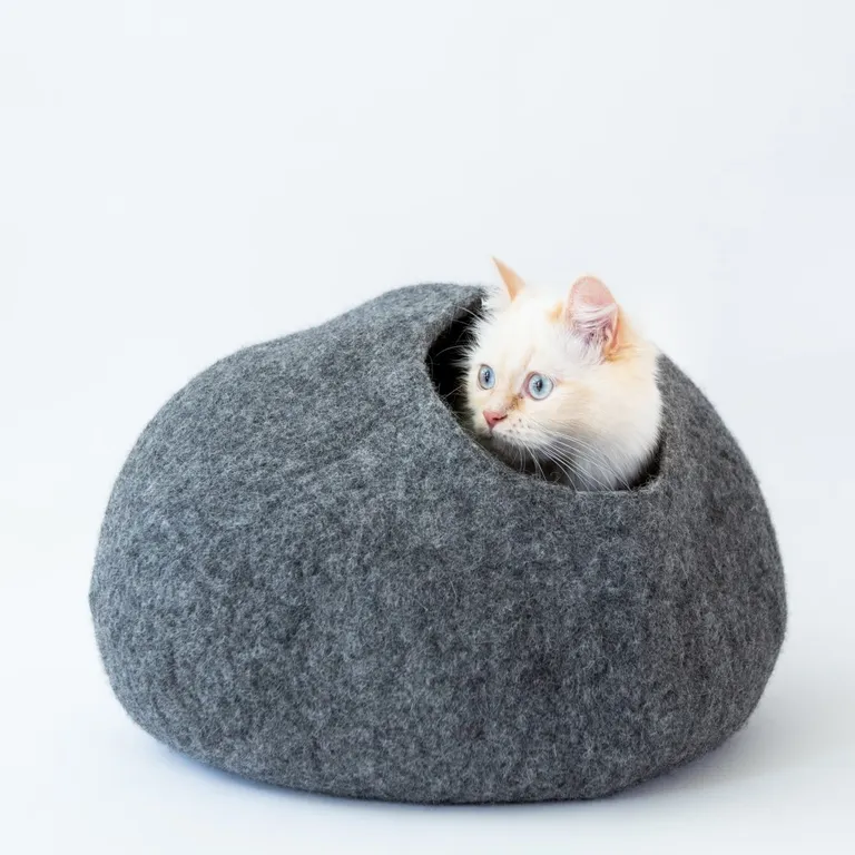 Heather Grey Cat Cave Bed Photo 1