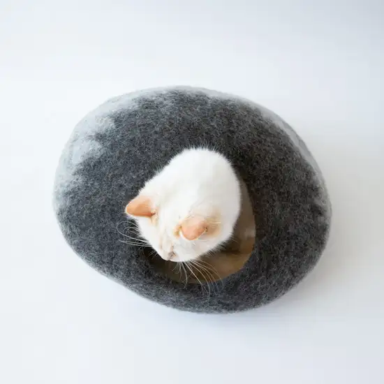 Shades of Gray Cat Cave Bed Photo 2